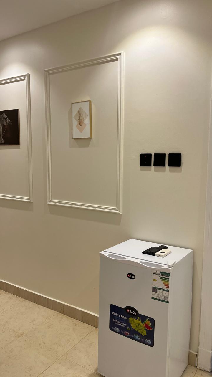 استديو بسرير ماستر وجلسة في حي الصحافه 102