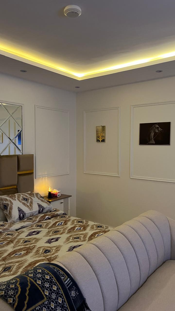 استديو بسرير ماستر وجلسة في حي الصحافه 102