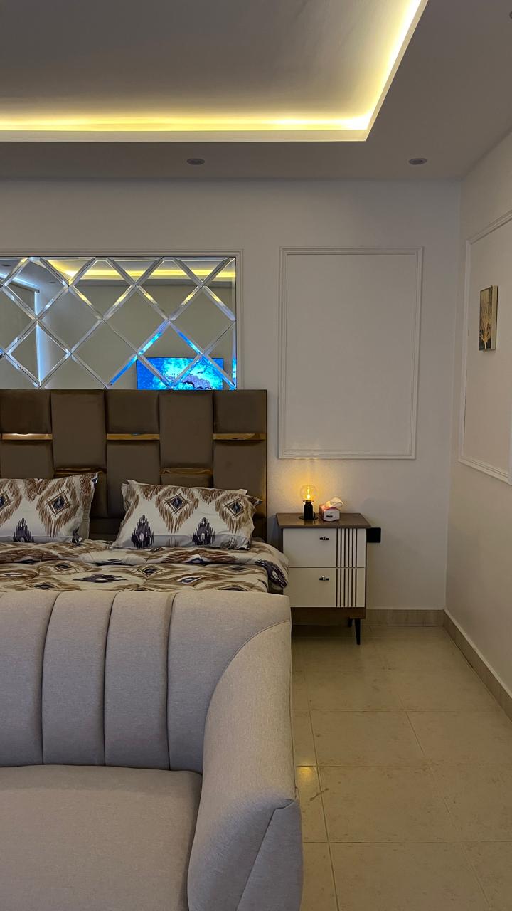 استديو بسرير ماستر وجلسة في حي الصحافه 102