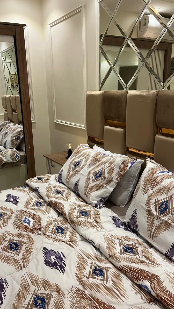 استديو بسرير ماستر وجلسة في حي الصحافه 102