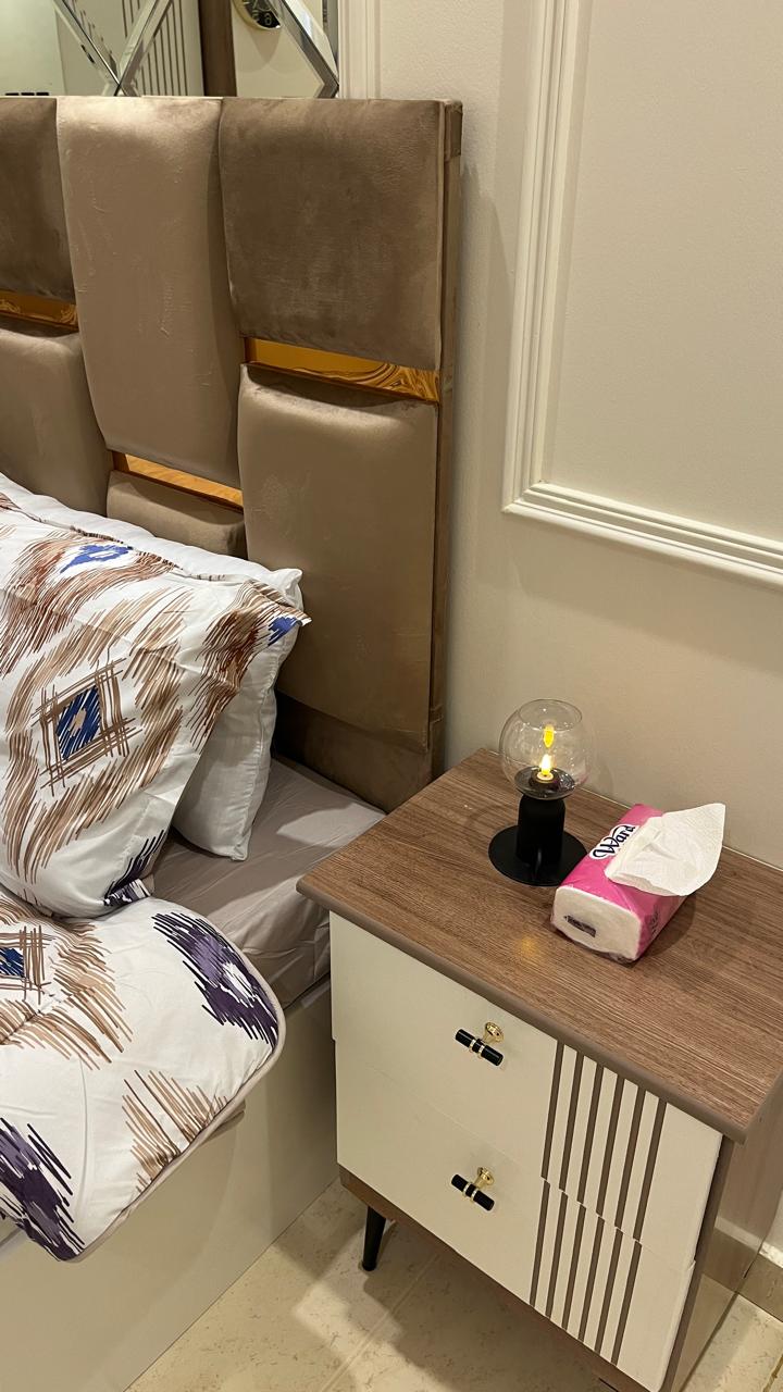 استديو بسرير ماستر وجلسة في حي الصحافه 102