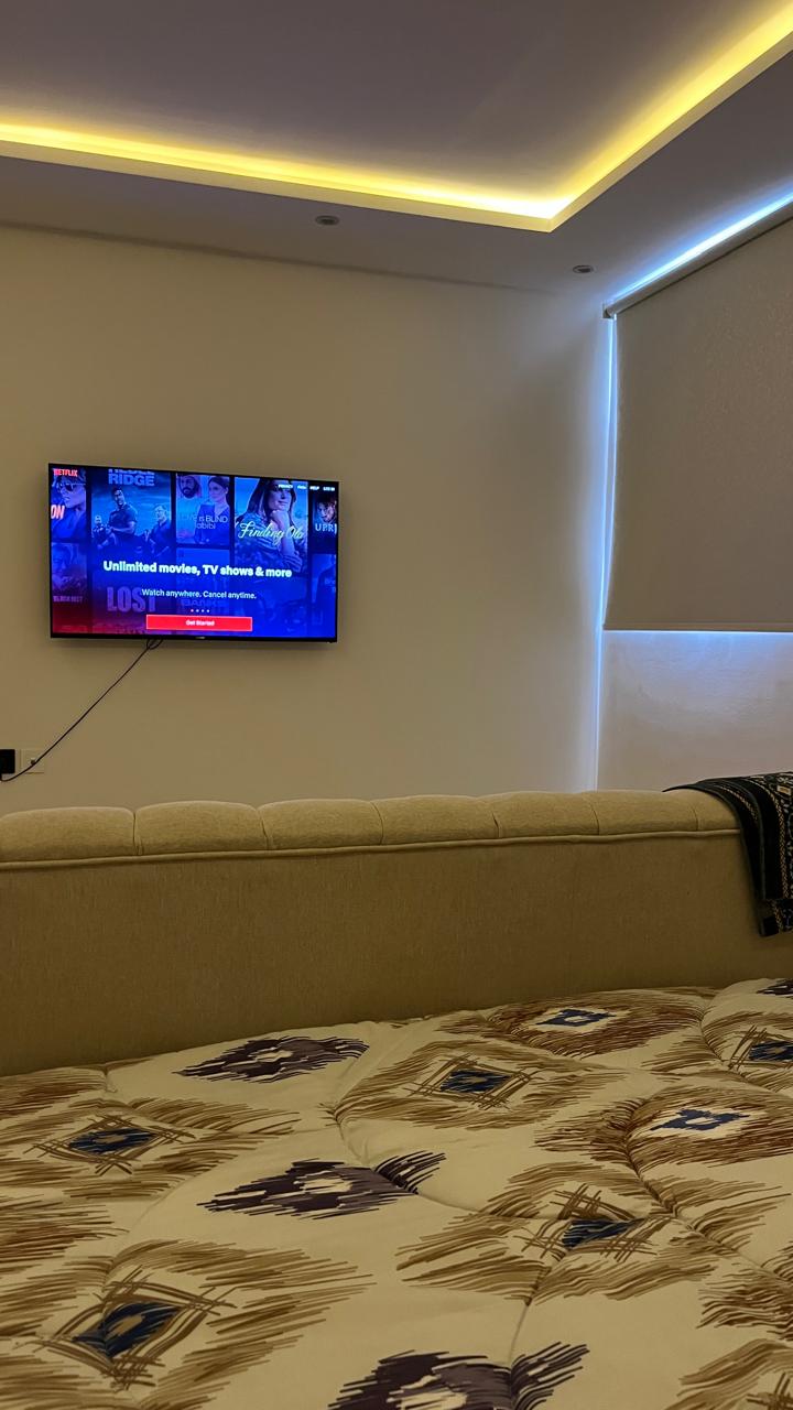 استديو بسرير ماستر وجلسة في حي الصحافه 102