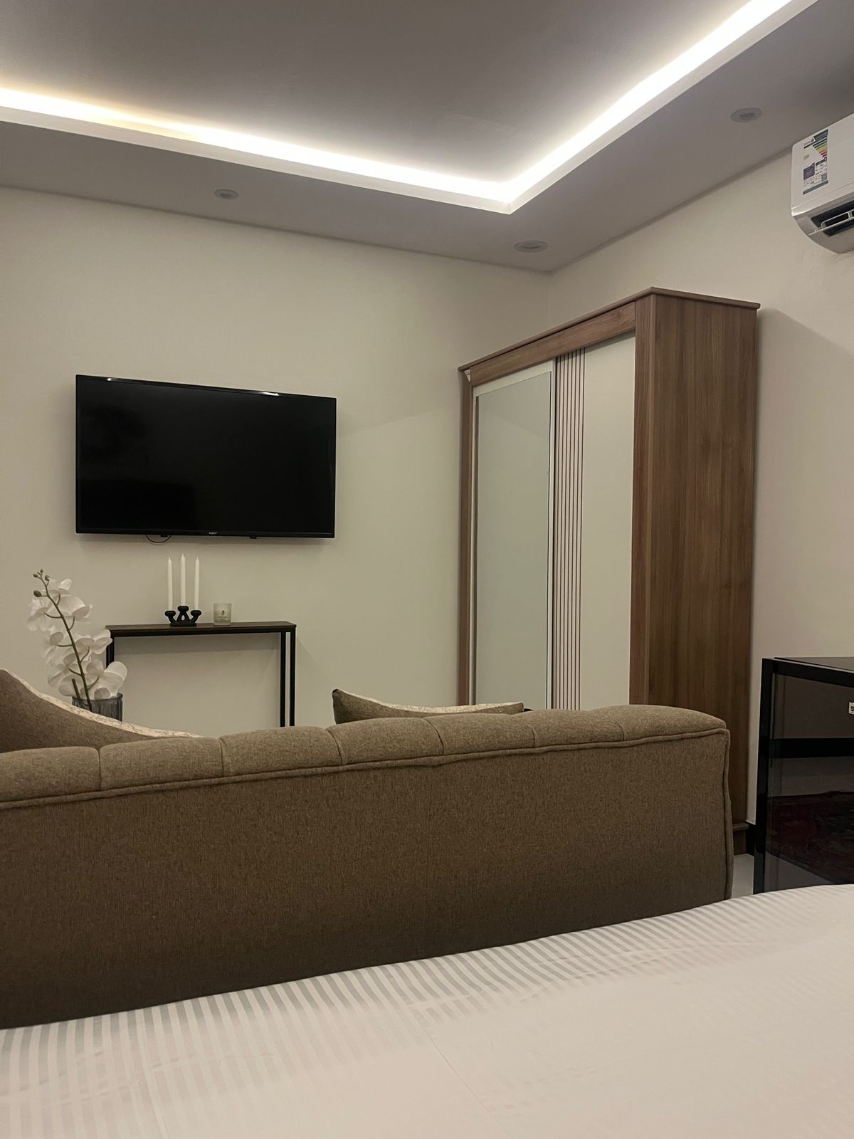 Distinctive apartment in Al Yasmeen district 107