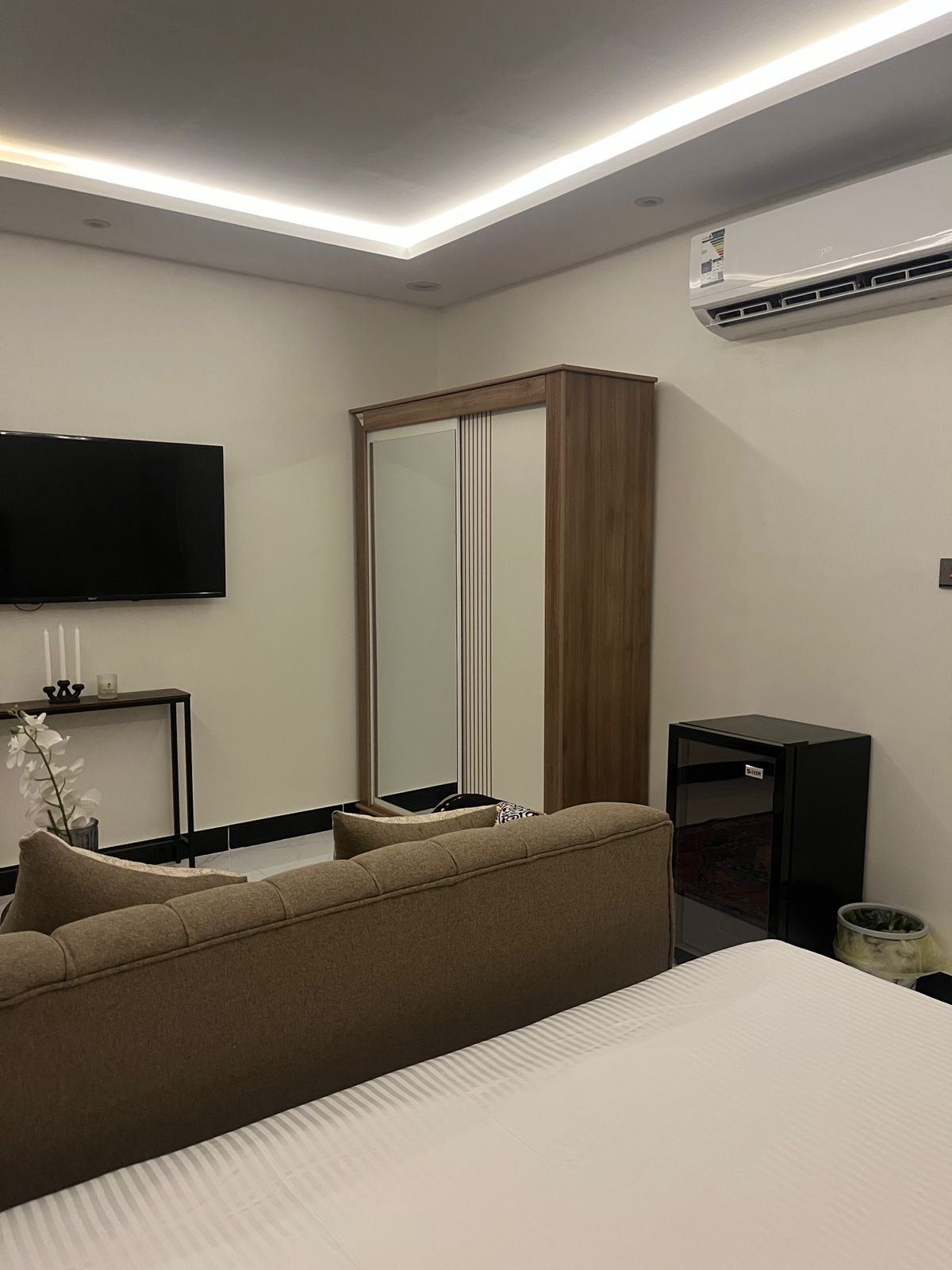 Distinctive apartment in Al Yasmeen district 107