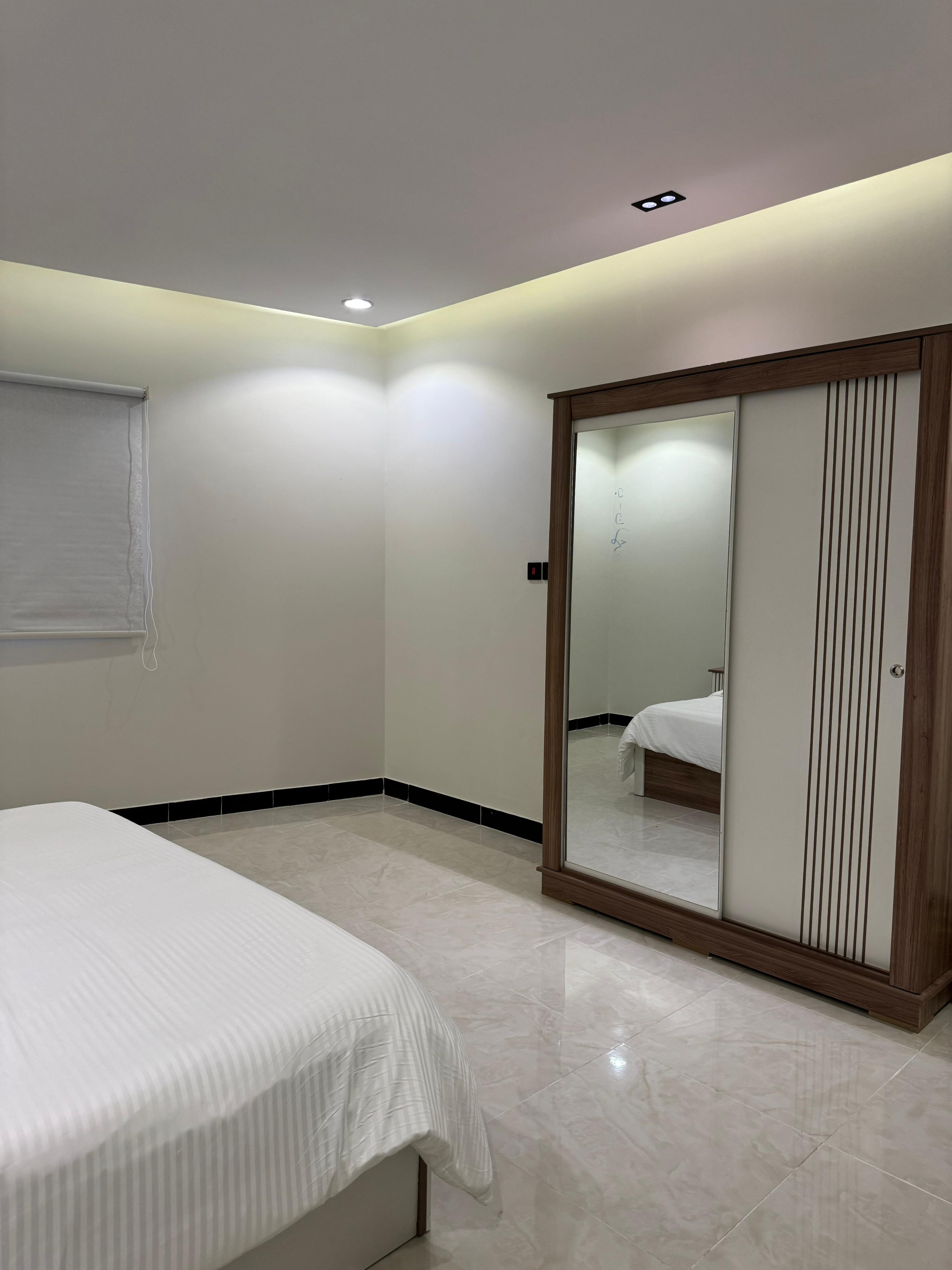 شقه بدخول ذاتي وسرير مريح في حي الوادي 109