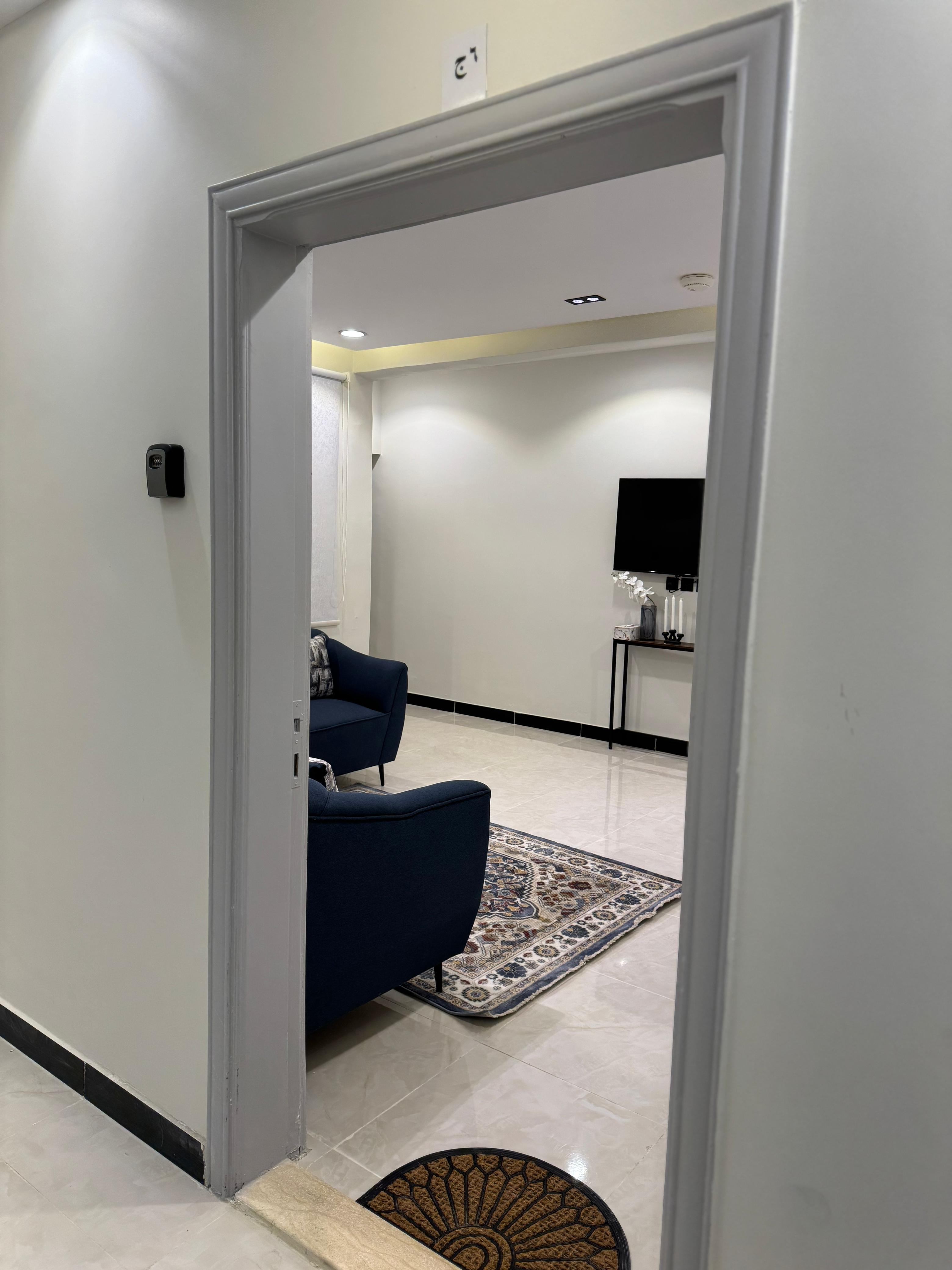 شقه بدخول ذاتي وسرير مريح في حي الوادي 109